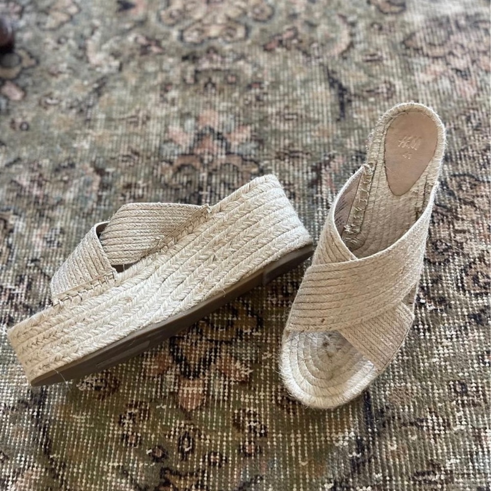 Raffia Platform